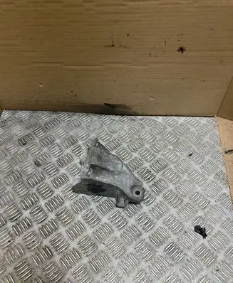 BMW 1 F20 F21 Engine mounting bracket 73681310DE
