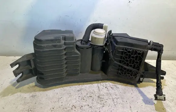 Dodge Challenger Active carbon filter fuel vapour canister P68401344AB 6841344AB