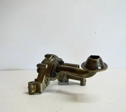 Volkswagen Golf V Oil pump 038115251B