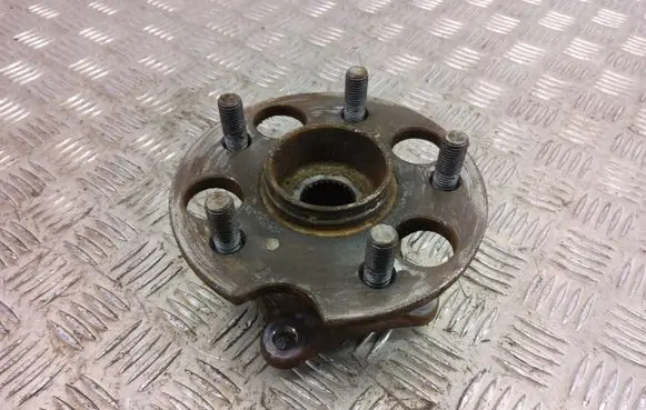 Lexus RX 300 Rear wheel hub