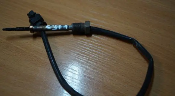 BMW 7 F01 F02 F03 F04 Exhaust gas temperature sensor 022656001901 C371