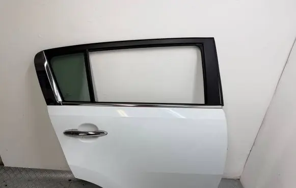 KIA Sportage Rear door 