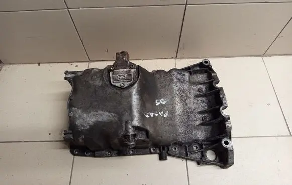 Volkswagen PASSAT B5.5 Oil sump 06B103603AQ