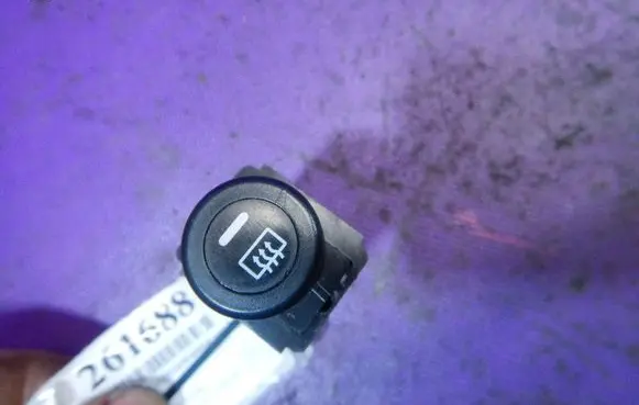 Tata Indica Vista II Windscreen/window heater switch 