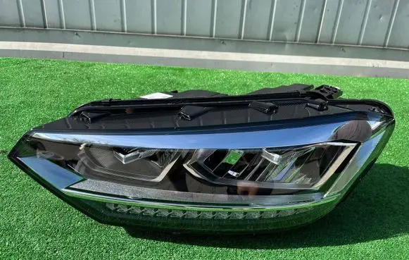Volkswagen Touran III Headlight/headlamp 5TB941035E 0301299231