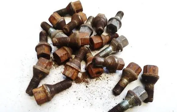 Opel Zafira B Nuts/bolts 