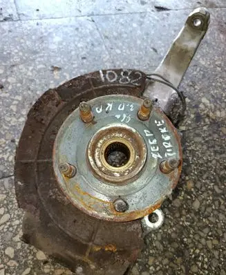 Jeep Grand Cherokee (WK) Front wheel hub