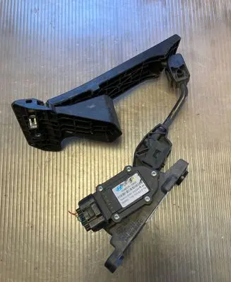 KIA Sportage Accelerator throttle pedal DH327272S000