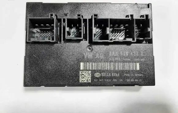 Volkswagen PASSAT B7 Central body control module 3AA959433B