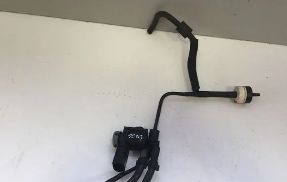 Audi A4 S4 B6 8E 8H Turbo solenoid valve 1J0906283C