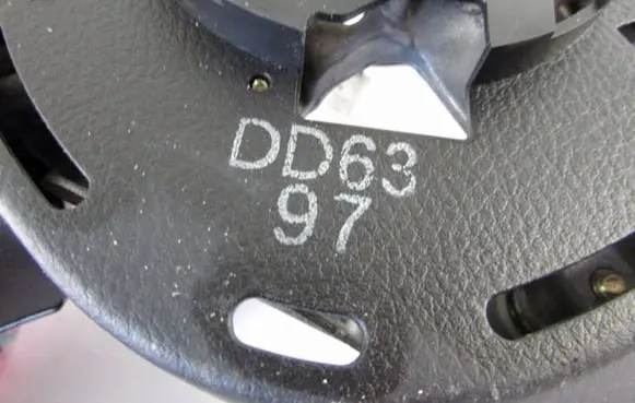 Mazda 2 Steering wheel DD6397