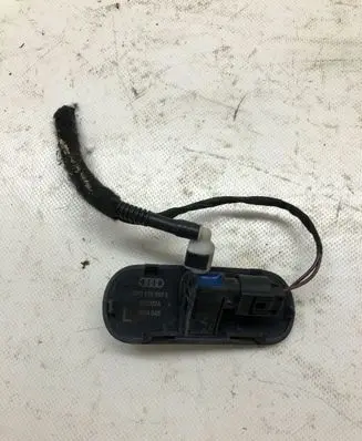 Audi A3 S3 8P Windshield washer spray nozzle 8P0955988E