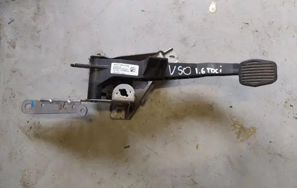 Volvo V50 Clutch pedal 