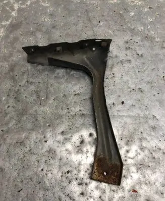 Audi A6 S6 C5 4B Fender mounting bracket 4B0821135ABILI 4B0821135A