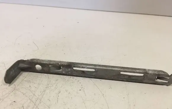 Volvo XC90 Headlight/headlamp mounting bracket 8637181
