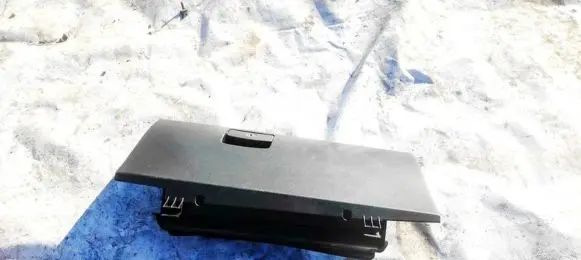 Subaru Outback (BS) Glove box