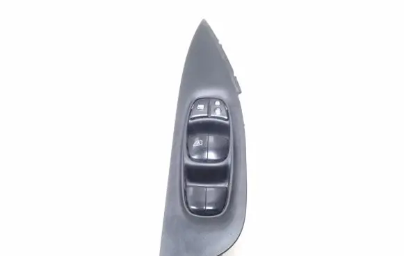 Nissan Qashqai Electric window control switch