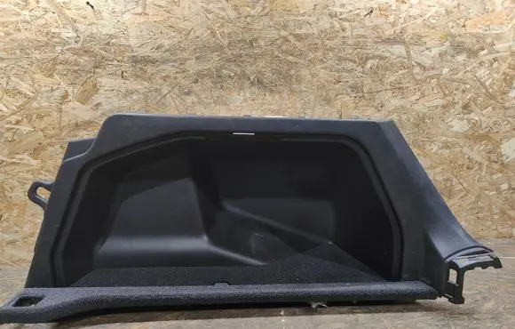 Trunk/boot lower side trim panel