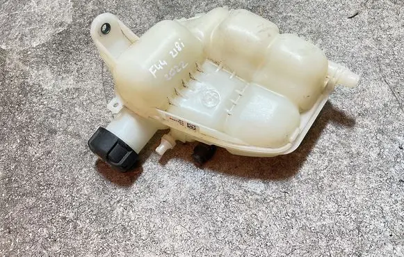BMW 2 F44 Coolant expansion tank/reservoir 8687503