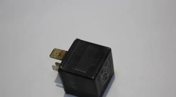 Audi A4 S4 B5 8D Other relay 443951253S