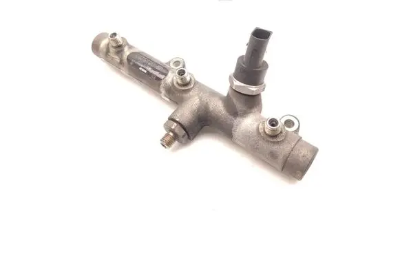 Volkswagen Touareg I Fuel main line pipe 059130089D F00R001650