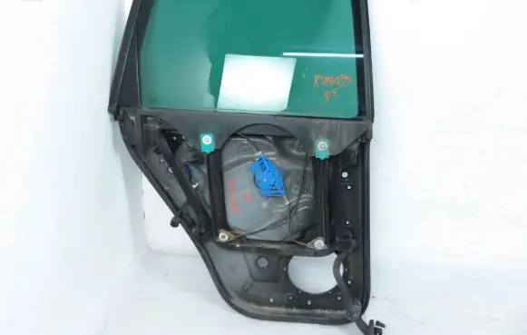 Volkswagen Touareg I Rear door window/glass frame 