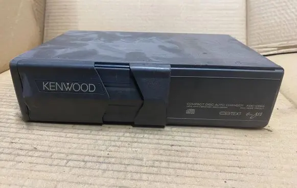 Suzuki Grand Vitara I CD/DVD changer KDCC665 Y22629270