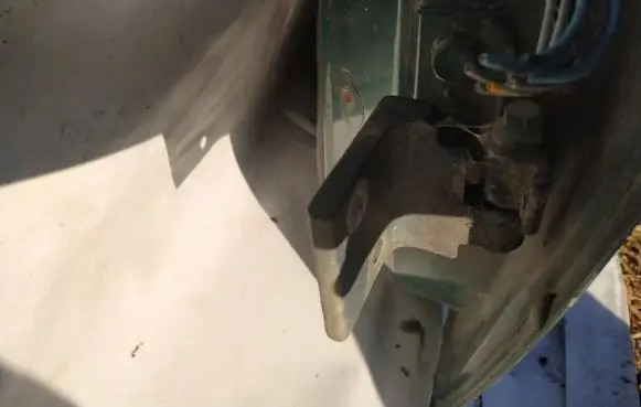 Citroen Berlingo Front door upper hinge