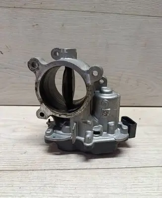 Volkswagen PASSAT B8 Throttle valve 05L128063E V11000150 S1790150E