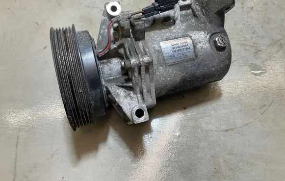 Nissan Juke I F15 Air conditioning (A/C) compressor (pump) 926003VD0A M216B131904