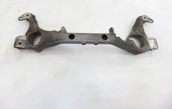 Audi Q7 4L Engine mounting bracket 7L8199207