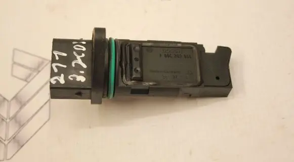 Mercedes-Benz E W211 Mass air flow meter F00C2G2068