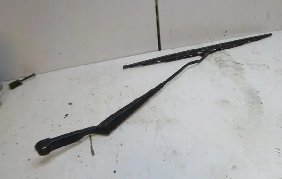 Volkswagen Golf III Front wiper blade arm 1H1955409B