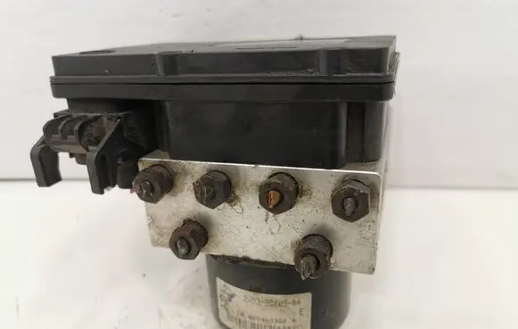 Jaguar XJ X350 ABS Pump 2W932C405AA