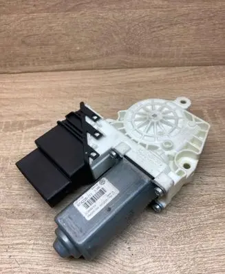 Volkswagen PASSAT B6 Rear door window regulator motor 3C9959704