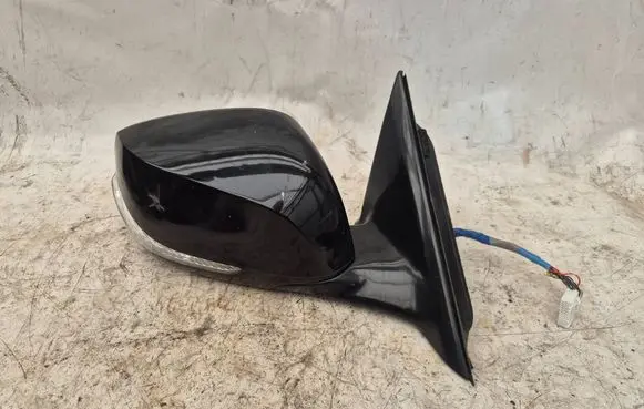 Infiniti Q50 Front door electric wing mirror