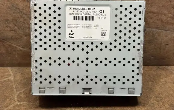 Mercedes-Benz C W205 HiFi Audio sound control unit A2229003210