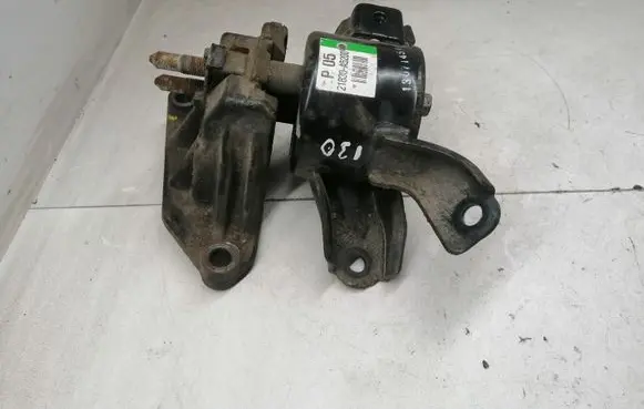 Hyundai i30 Engine mount bracket 21830A5200