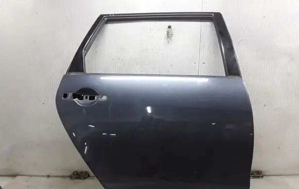 Mitsubishi Grandis Rear door