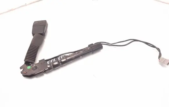 BMW 1 E82 E88 Front seatbelt buckle 7213563 100415 000104445840
