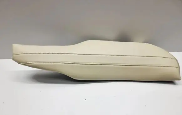 Volvo V70 Rear seat side bottom trim 39833335 30749794
