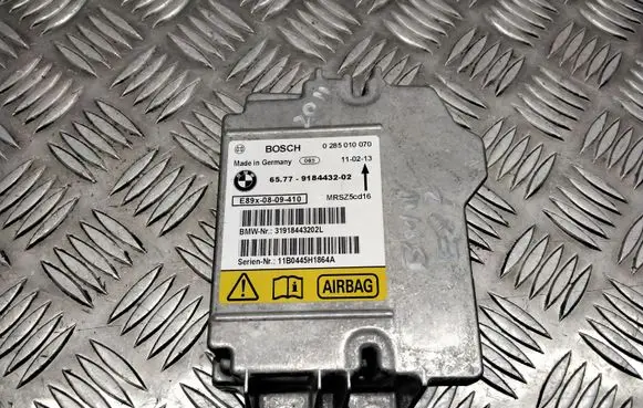 BMW 1 E81 E87 Airbag control unit/module 9184432 0285010070