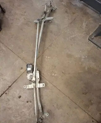 Mercedes-Benz Vito Viano W639 Front wiper linkage and motor A6398200040