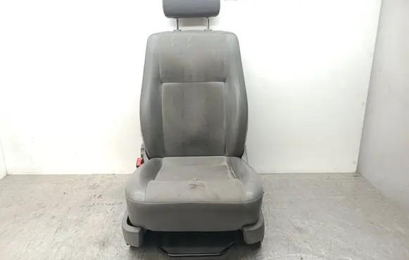 Volkswagen Transporter - Caravelle T5 Front driver seat 7H0881303E 152095