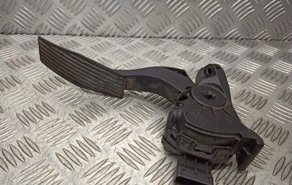 Opel Insignia A Accelerator pedal position sensor 13237352