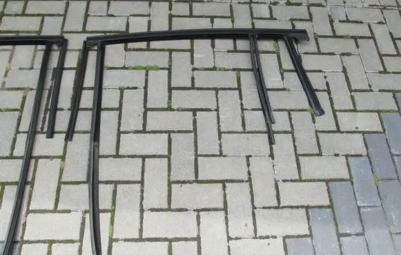 Ford C-MAX II Rubber seal loading door 