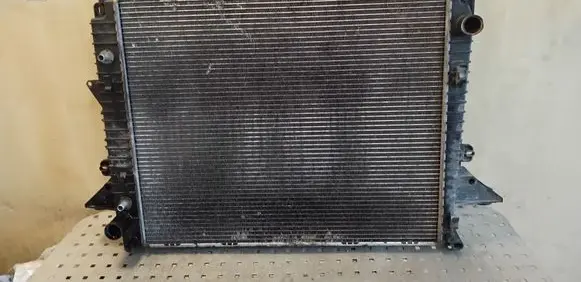 Land Rover Discovery 3 - LR3 Coolant radiator PCC500112