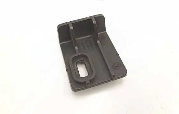 BMW 2 F46 Front bumper mounting bracket 7301619