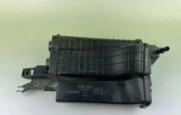 Volkswagen Golf VIII Active carbon filter fuel vapour canister 5WA201801 5Q0196D