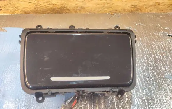 Cup holder front